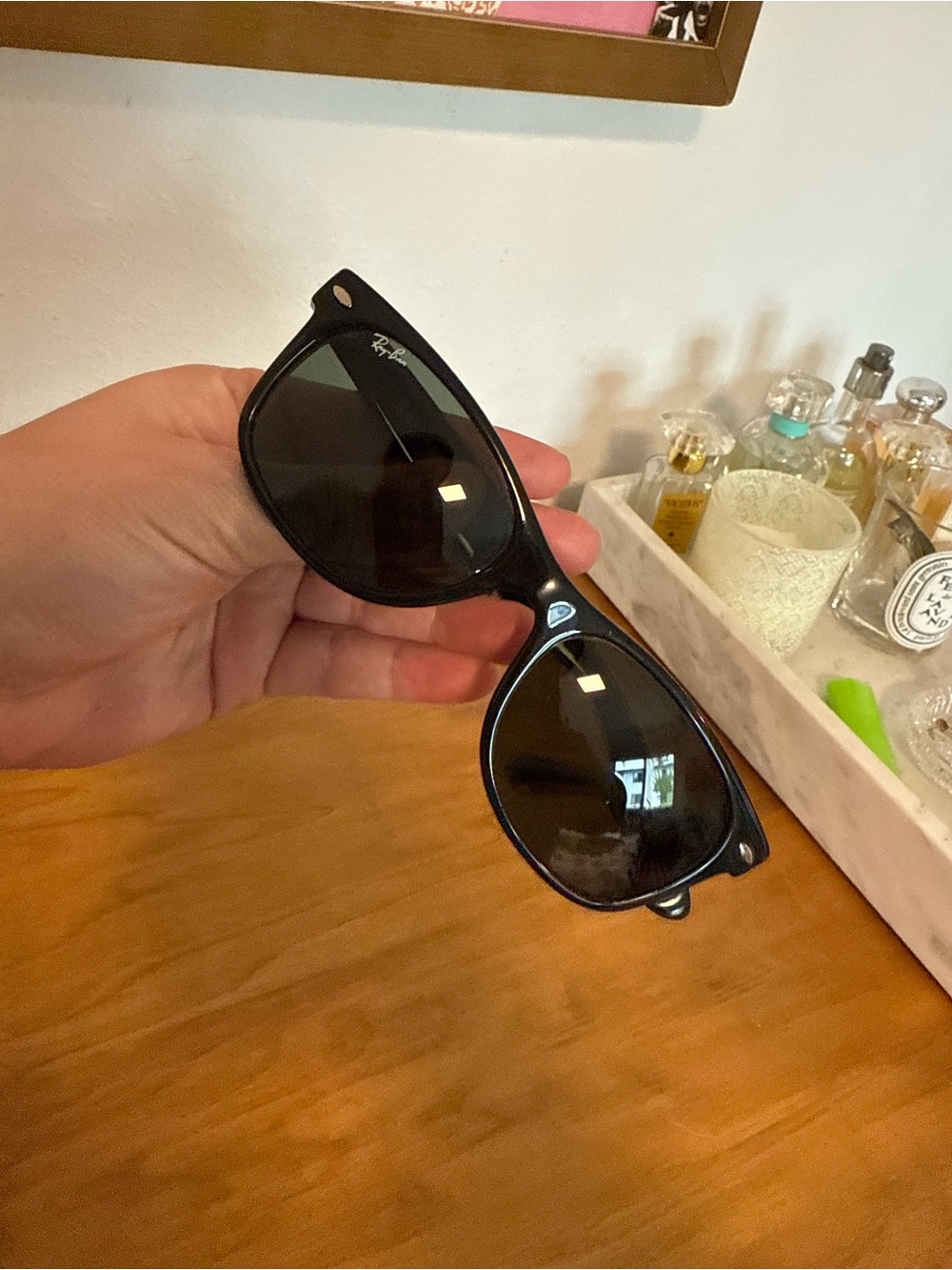 Ray-Ban New Wayfarer Classic Sunglasses - Black Frame with Green Lenses - Picture 2 of 7